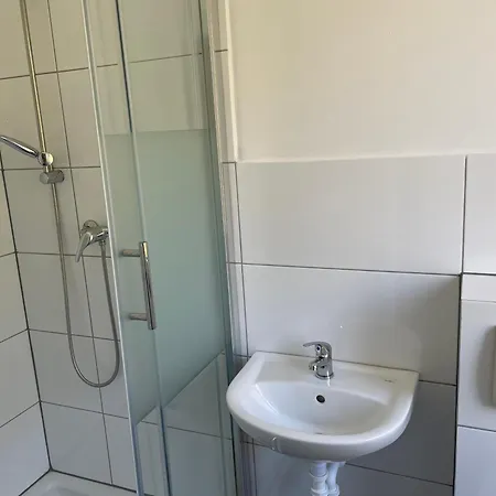 Monteurwohnung Fekete Apartment *