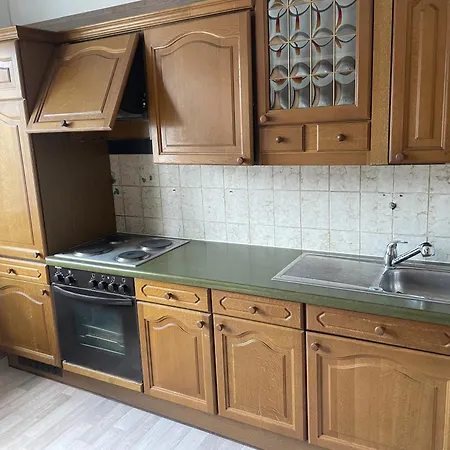 Monteurwohnung Fekete Apartment *