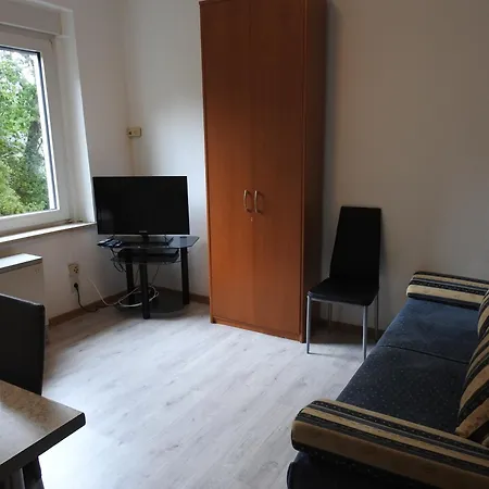 Апартаменты Monteurwohnung Fekete *